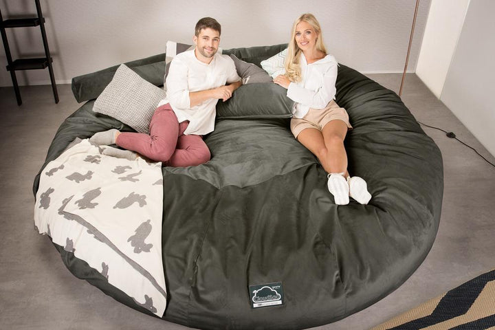 LOUNGE PUG, CloudSac 5000 XXXXXL, Titanic Sækkestol Sofa med Memory Skum, Fløjl Grafit Grå