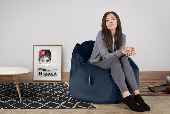 LOUNGE PUG®, Sækkestol 'Knus' - Fløjl Marineblå