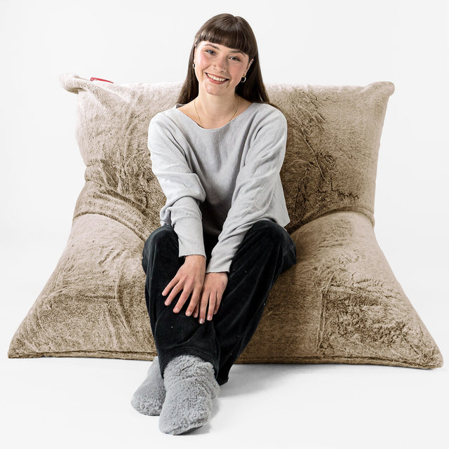 Sækkestol XL - Imiteret Kaninpels Gyldenbrun 01