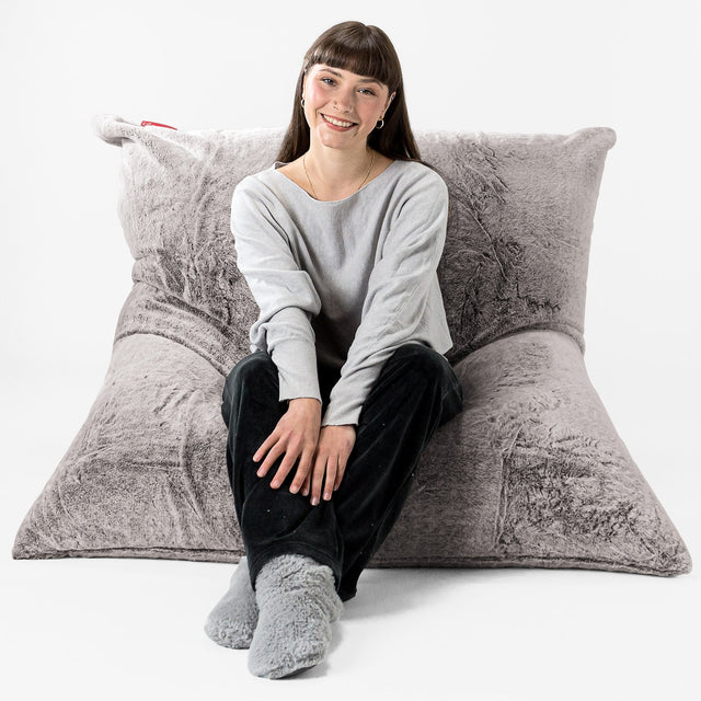 Sækkestol XL - Imiteret Kaninpels Lysegrå 01