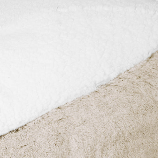 Sloucher Hundeseng Stor - Imiteret Kaninpels Gyldenbrun 03