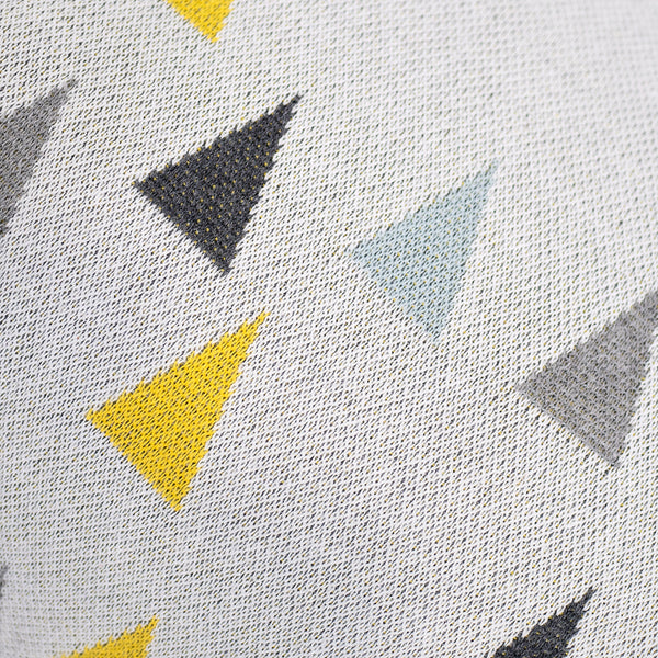 Lille Fodskammel - Strikket Geometrisk Trekant Fabric Close-up Image