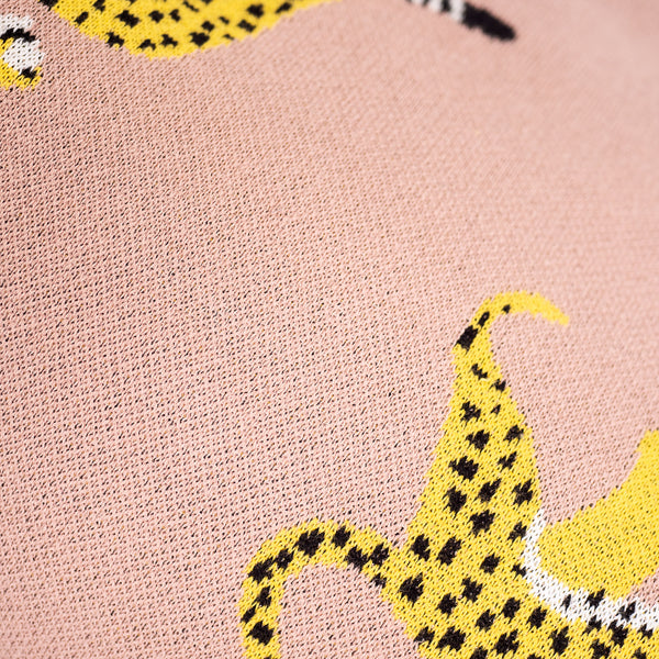Lille Fodskammel - Strikket Gepard Pink Fabric Close-up Image