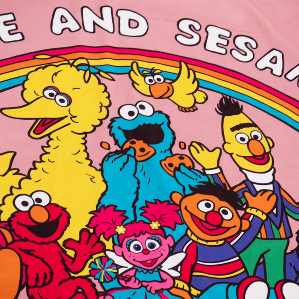 Plaid / Tæppe - Peace Love & Sesame Street Fabric Close-up Image