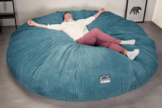 LOUNGE PUG, CloudSac 5000 XXXXXL, Titanic Sækkestol Sofa med Memory Skum, Klassisk Jernbanefløjl Turkis Blå