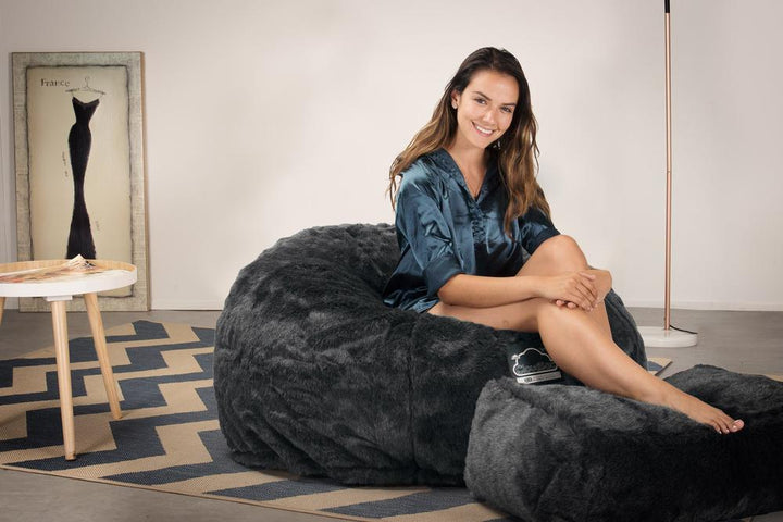 LOUNGE PUG, CloudSac 510 XL, Kæmpe Sækkestol med Memory Skum (NYT DESIGN), Falsk Pels Sort