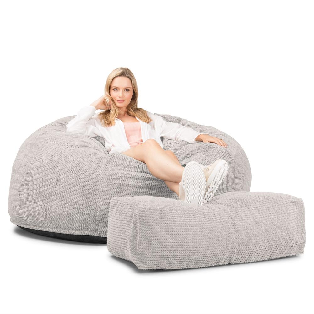 LOUNGE PUG, CloudSac 1010 XXL, Kæmpe Sækkestol Sofa XXL med Memory Skum (NYT DESIGN), Pom Pom Cremefarvet