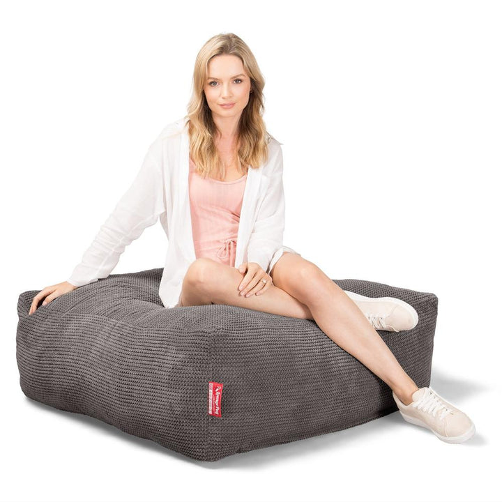 LOUNGE PUG, CloudSac 250, Fodskammel Puf med Memory Skum, Pom Pom Kul Grå