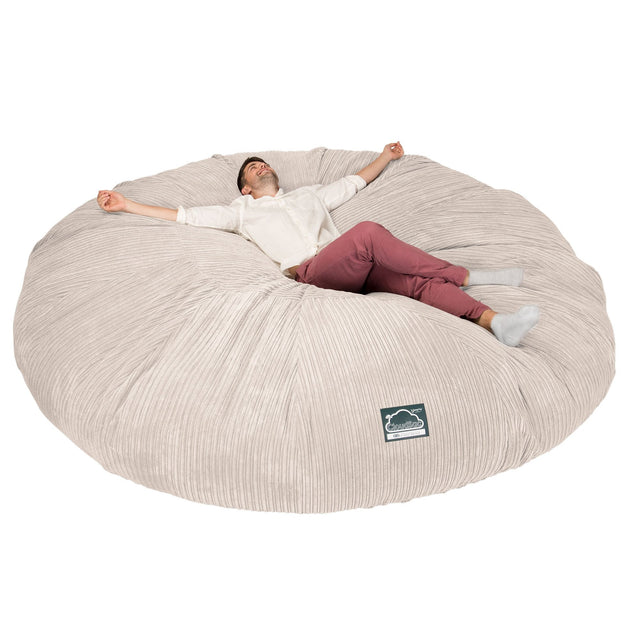 LOUNGE PUG, CloudSac 5000 XXXXXL, Titanic Sækkestol Sofa med Memory Skum, Klassisk Jernbanefløjl Elfenben