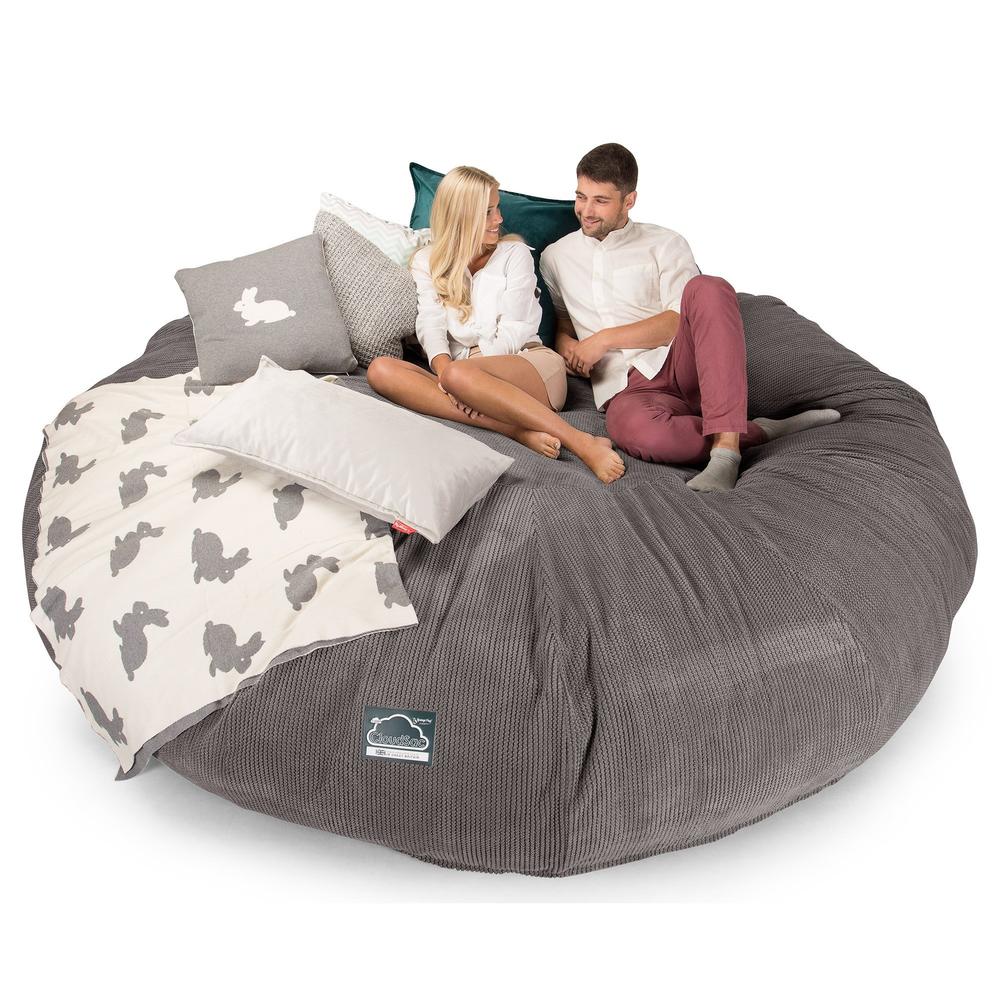 LOUNGE PUG, CloudSac 5000 XXXXXL, Titanic Sækkestol Sofa med Memory Skum, Pom Pom Kul Grå