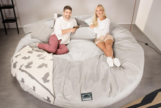 LOUNGE PUG, CloudSac 5000 XXXXXL, Titanic Sækkestol Sofa med Memory Skum, Fløjl Sølv