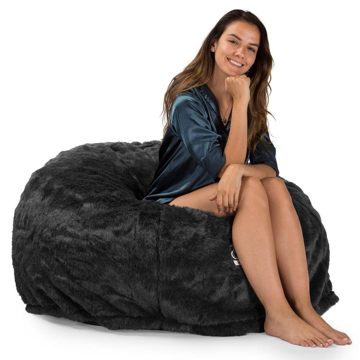 LOUNGE PUG, CloudSac 510 XL, Kæmpe Sækkestol med Memory Skum (NYT DESIGN), Falsk Pels Sort