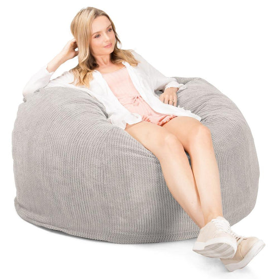 LOUNGE PUG, CloudSac 510 XL, Kæmpe Sækkestol med Memory Skum (NYT DESIGN), Pom Pom Cremefarvet