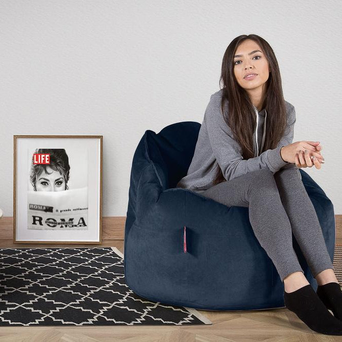 LOUNGE PUG®, Sækkestol 'Knus' - Fløjl Marineblå