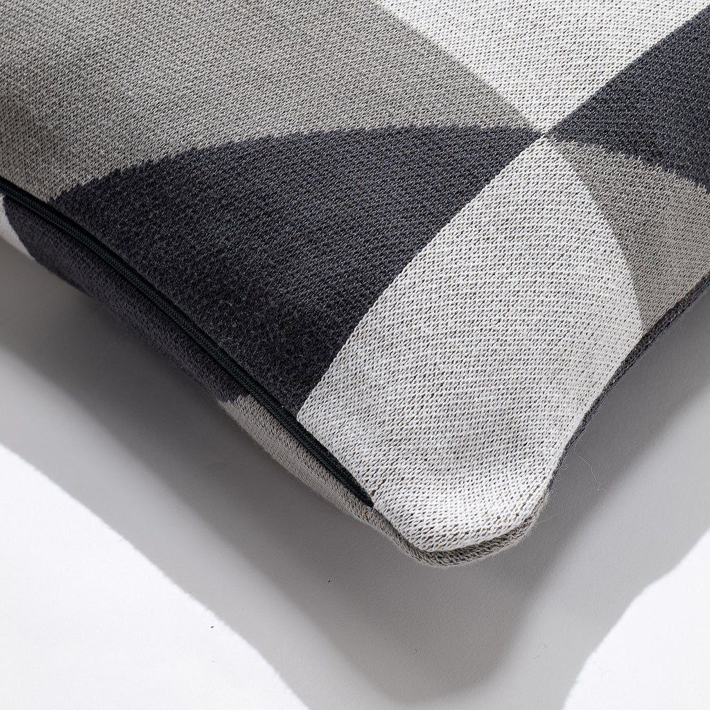 Pude 47 x 47cm - 100% Bomulds Prism 02
