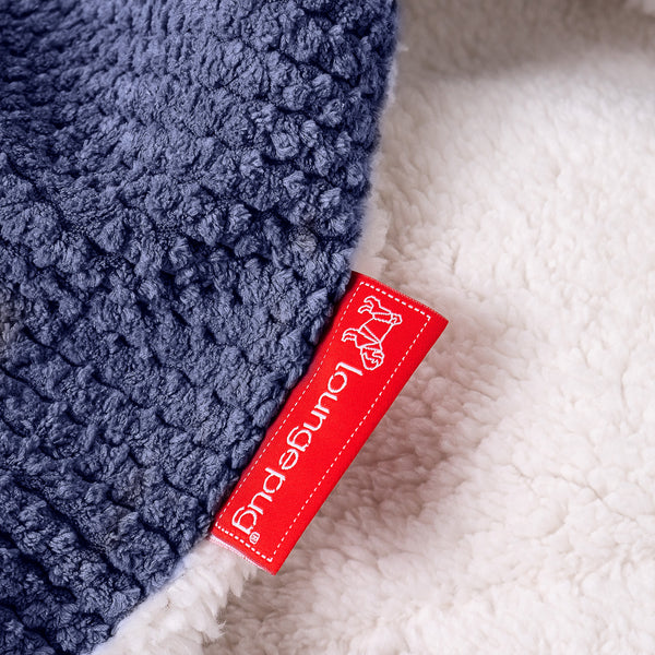 Sherpa Tæppe - Pom Pom Lilla Fabric Close-up Image