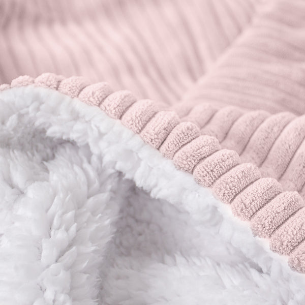 Sherpa Tæppe - Klassisk Jernbanefløjl Blush Lyserød Fabric Close-up Image