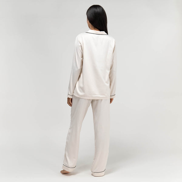 Satin Pyjamasbukser til Damer - Cremefarvet Fabric Close-up Image